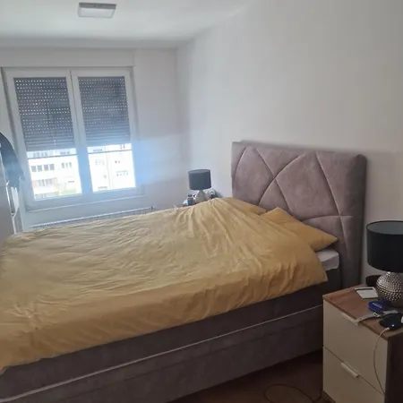 Bulevar Apartment *